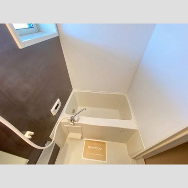 エスポワール 追い焚き機能付きバス(窓付き)