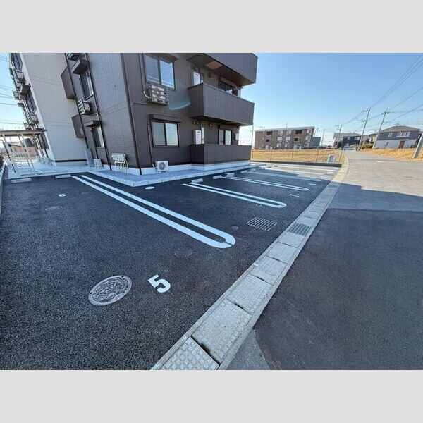 サリサ.l101号室 駐車場