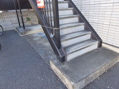 ＡＶＡＮＺＡＴＡ　ＤＭ 共有部外階段　※前回募集時2020年12月撮影