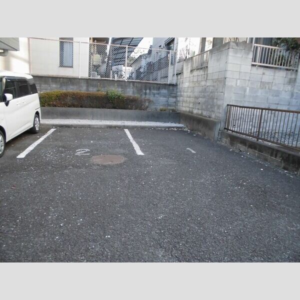 プランタン朝霞台 駐車場