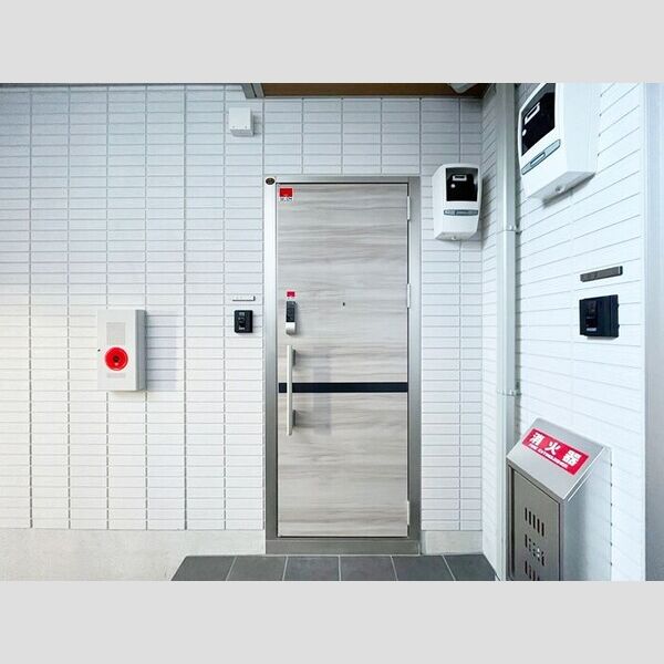 コンフォール古市場 ANNEX101号室 玄関ドア