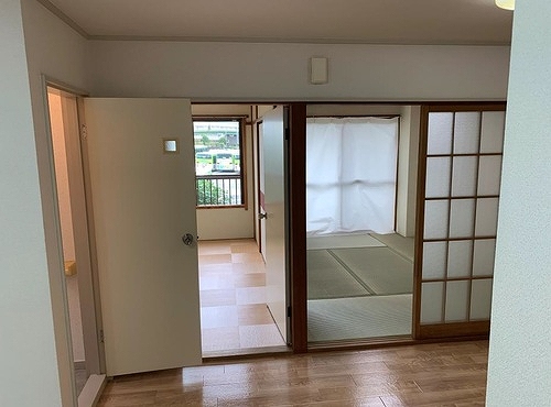 北町コーポ３号棟2階 居室からのバルコニー側の部屋