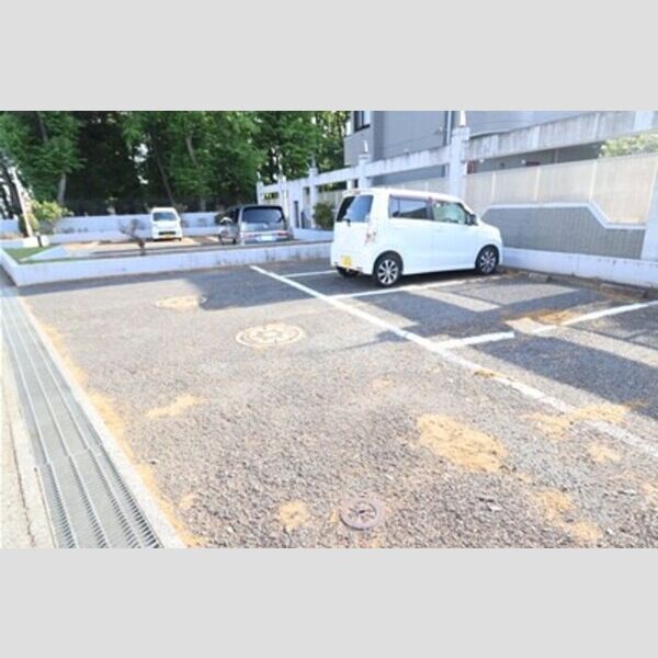 パティオ坂巻301号室 駐車場