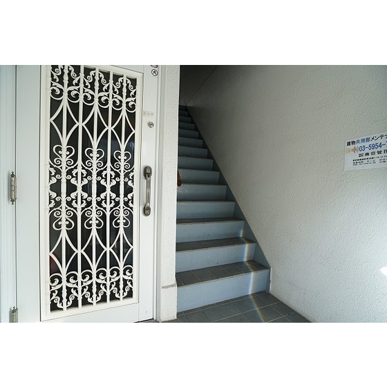 プランドール齊藤0201号室 共用部階段