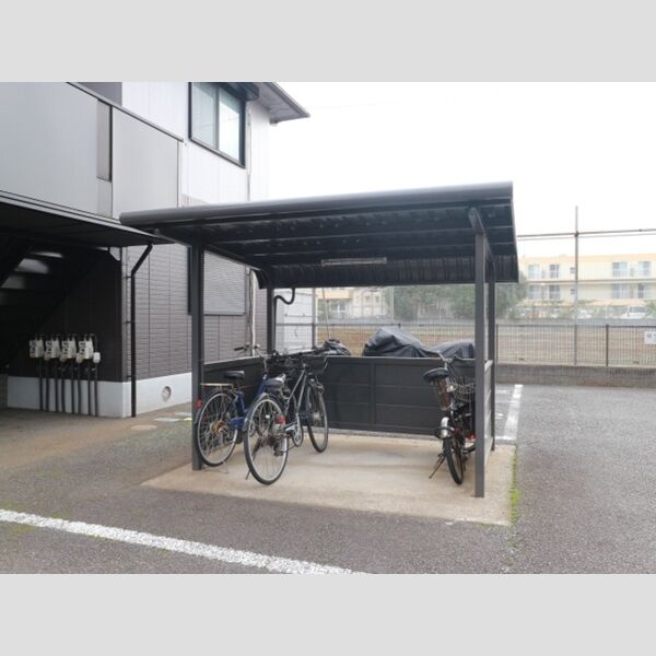 ピュアタウン南逆井　C102号室 駐輪場