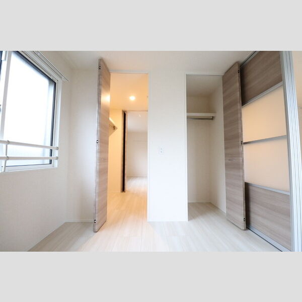 Lucky circle Hiyoshi (ラッキーサークルヒヨシ)301号室 リビング