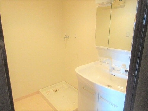 ライオンズガーデン川崎105号室 同建物別部屋の参考画像