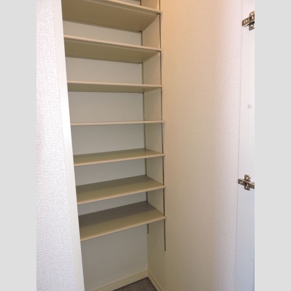 プランドール(高坂) 玄関