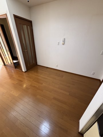 Ｕテラスハウス101号室 家電を置けるスペースが広いきれいなキッチンです♪