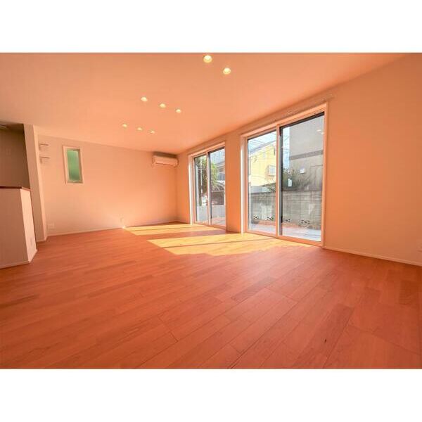 小金井市東町3丁目戸建 リビング