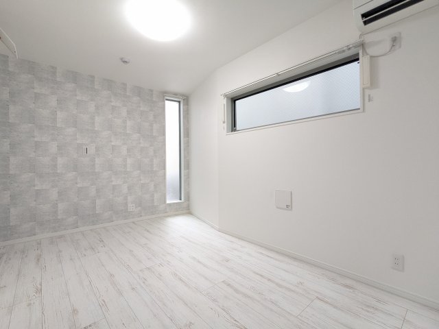 エスビーメゾン南鳩ヶ谷0103号室 リビング