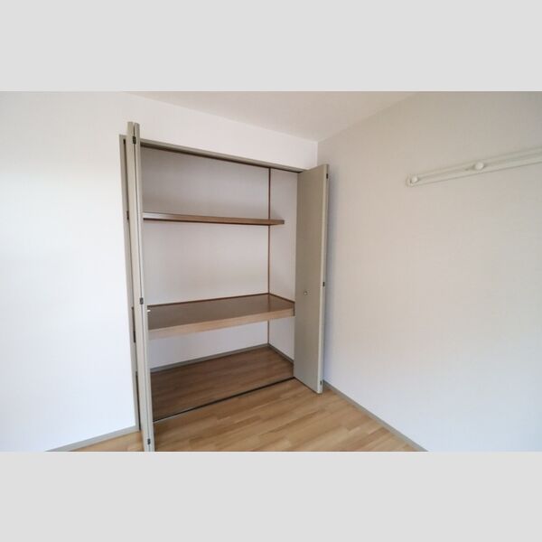 メイヒルズ 物入(リビング)