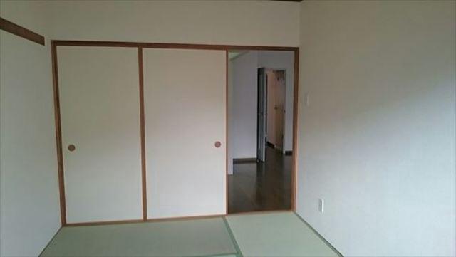 ロイヤル二俣川Ｂ棟2階 内観