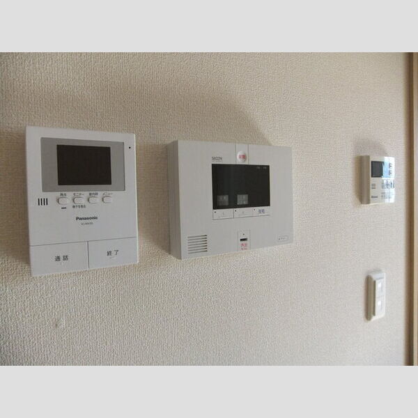 キャトル・セゾン102号室 セコム駆けつけサービスがついています!