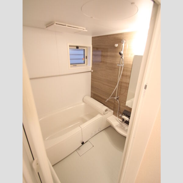 ハイツ ルピナス 小窓付浴室