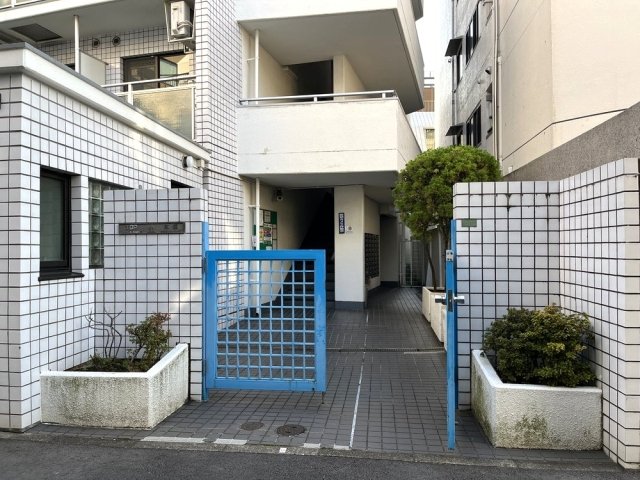 トップ本郷 エントランス