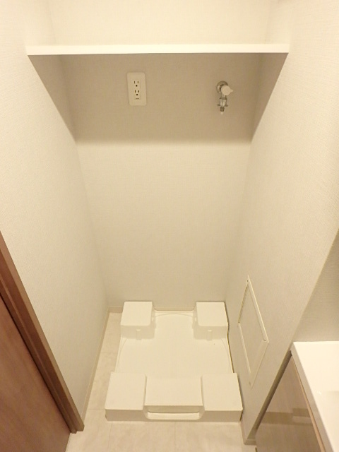 ガーラ・プレシャス神宮外苑2階 室内洗濯機置き場