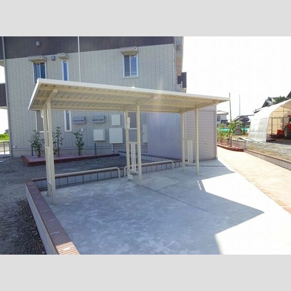 ゼフィール 駐輪場