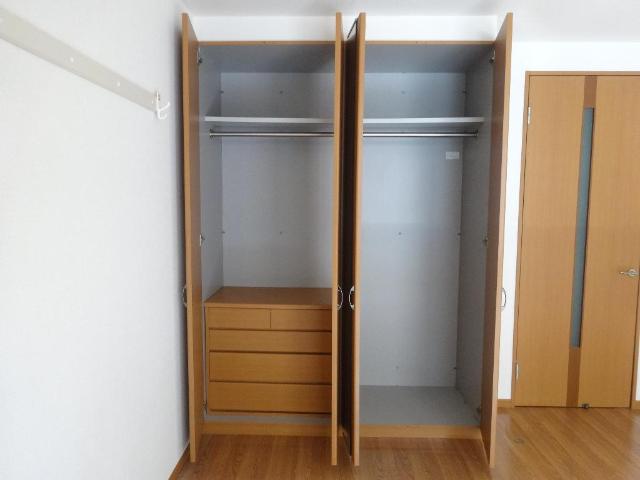 ミレーニア クローゼット（タンス付）