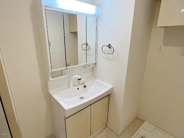 アベリア　コンフェッティ 洗髪洗面化粧台