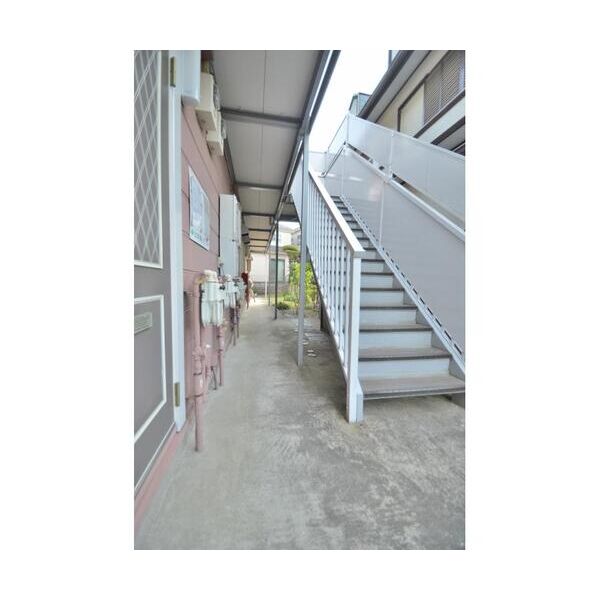 エステートピア貫井北町203号室 エントランス