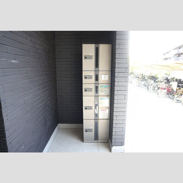 Grandir　A301号室 宅配BOX