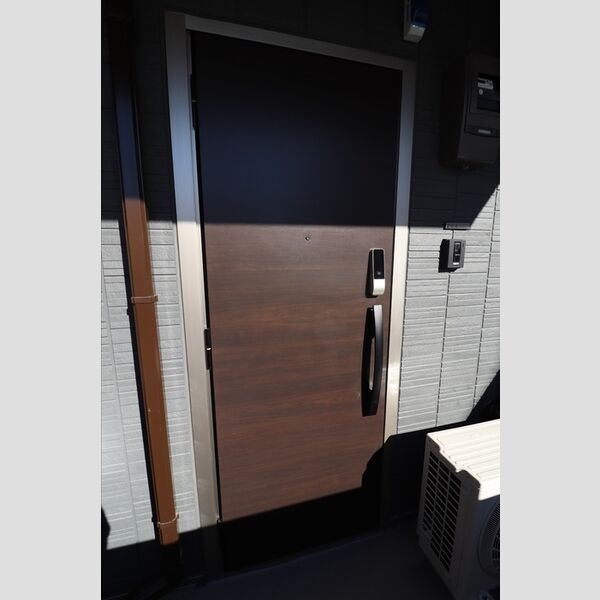 セレスティア白鳥209号室 玄関