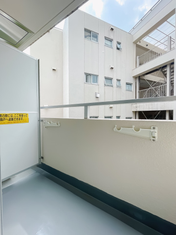 スカイコート白楽第2302号室 バルコニー