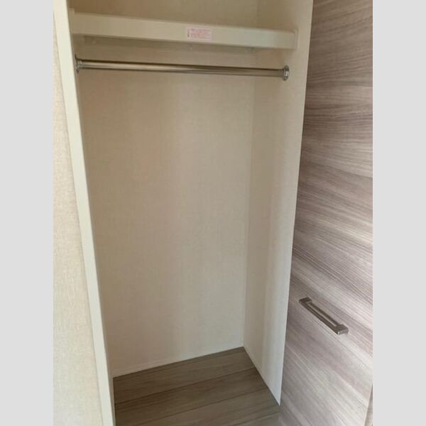 アンジュール徳丸A棟 収納1