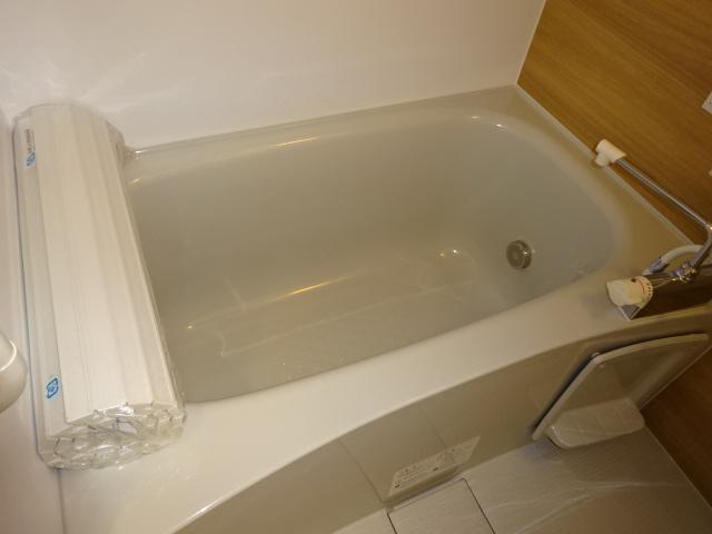 ネオブロッサム101号室 バス