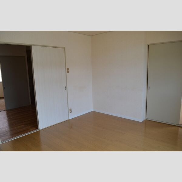 スカイハイツ池田　B102号室 洋室①(別角度)