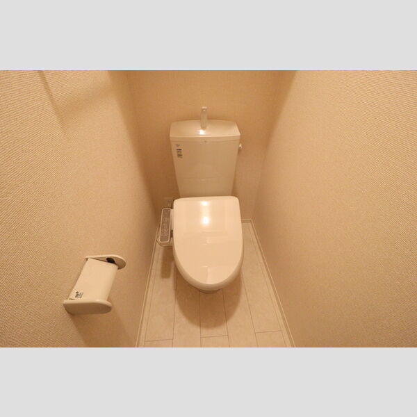 クレシェンテ 温水洗浄暖房便座