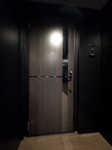 グランピア四谷 玄関