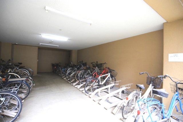 ヴェルト西大島グラーセ12階 駐輪場