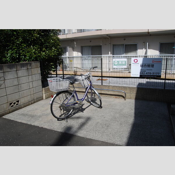 ポワール 駐輪場
