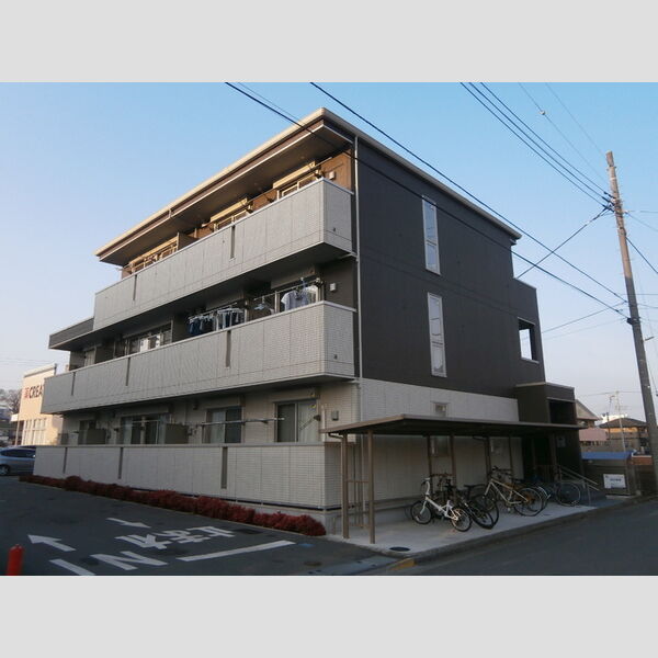 ドルチェヴィータ201号室 建物外観