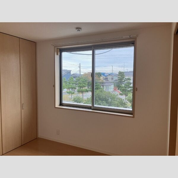 ラ・シャペルリー湘南平塚205号室 洋室