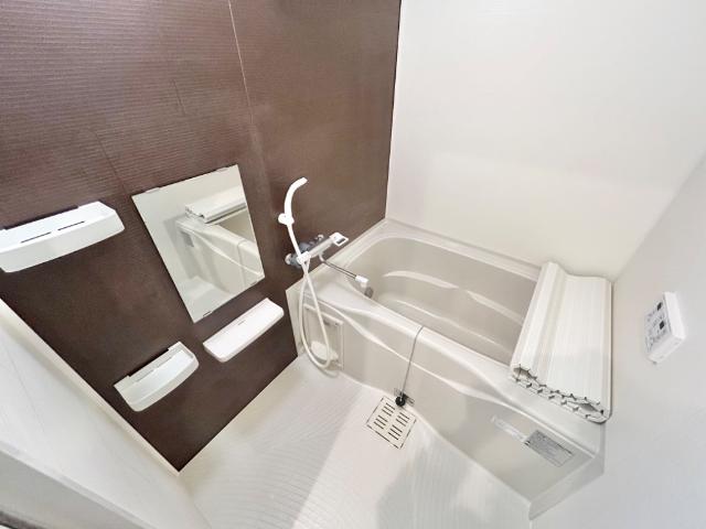 グロリア101号室 バス