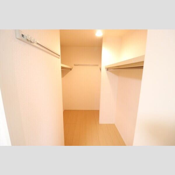 ポルテボヌール　Ⅱ103号室 ウォークインクローゼット