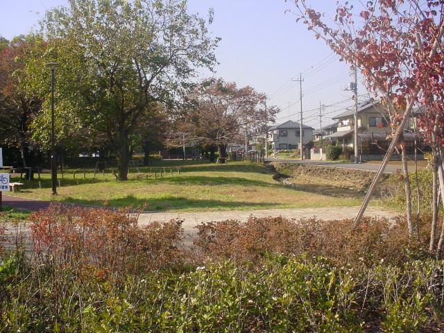 サンセヴィラージュ 公園まで80ｍ