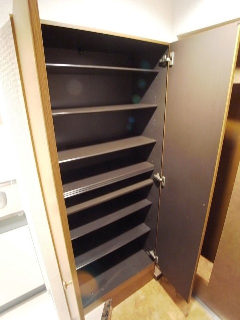 フェニックス幡ヶ谷壱番館7階 靴入