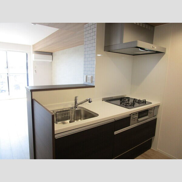ラ・ペッシュ201号室 対面式3口ガスコンロ付システムキッチン