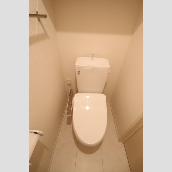 K-APARTMENT 温水洗浄暖房便座