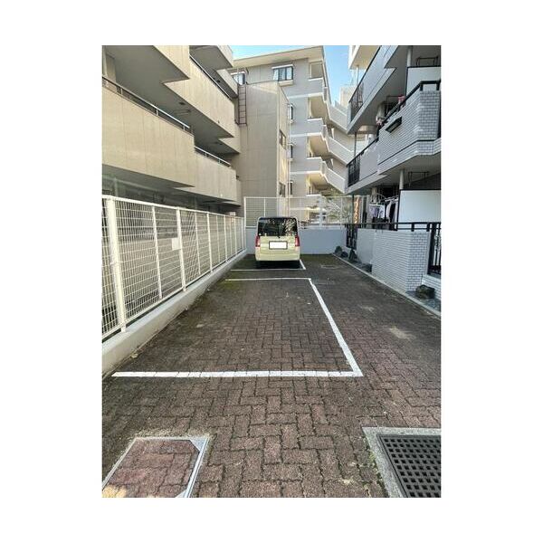 エスポワール南浦和 駐車場