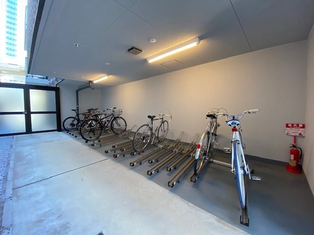 ラクラス四谷4階 駐輪場