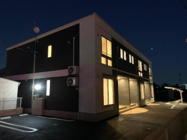 メゾン・ド・ポタジェ 外観写真（夜）