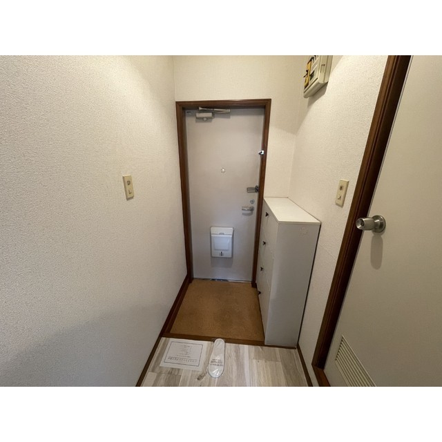 久栄ハイツ202号室 玄関