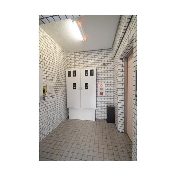 下田ビル502号室 エントランス