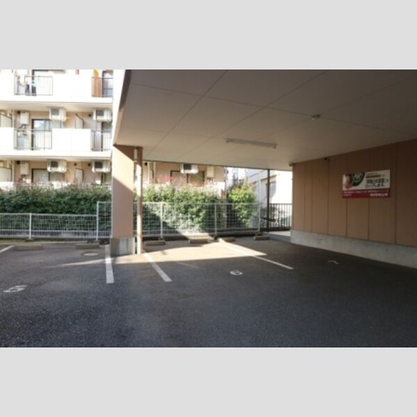 G・Mウエストハイツ 駐車場