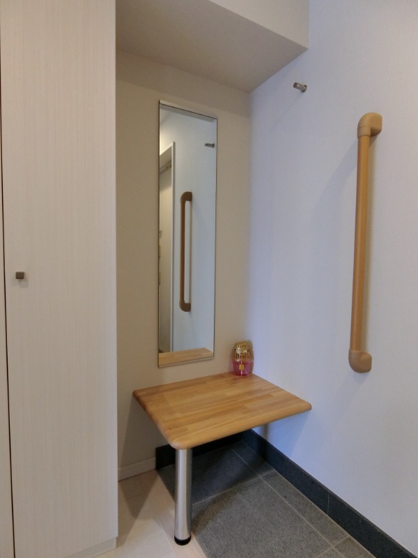 IL MEZZO DI TOKYO，UNO7階 玄関・ベンチ